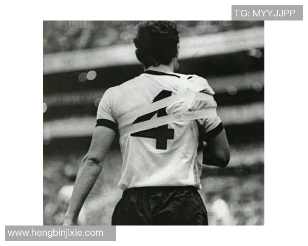 足球球星谜题解密：谁是足坛巨星背后的神秘人物